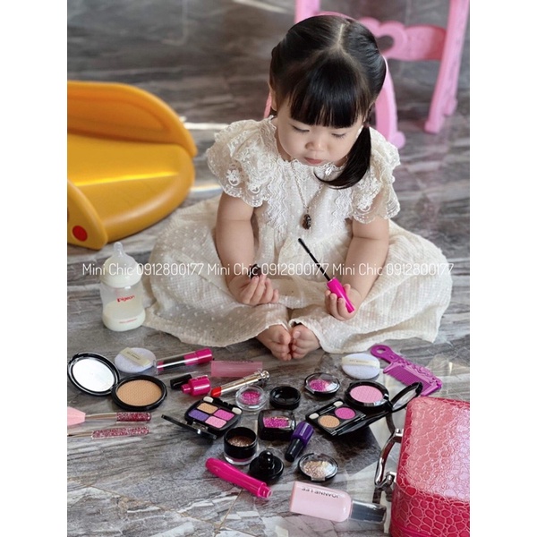 Đồ chơi trang điểm an toàn cho bé