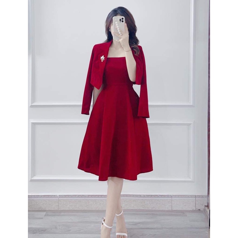 Đầm dự tiệc cúp ngực hai dây, áo khoác véc chất liệu Nhung cứng Buladanh đỏ đô tay dài siêu xinh.