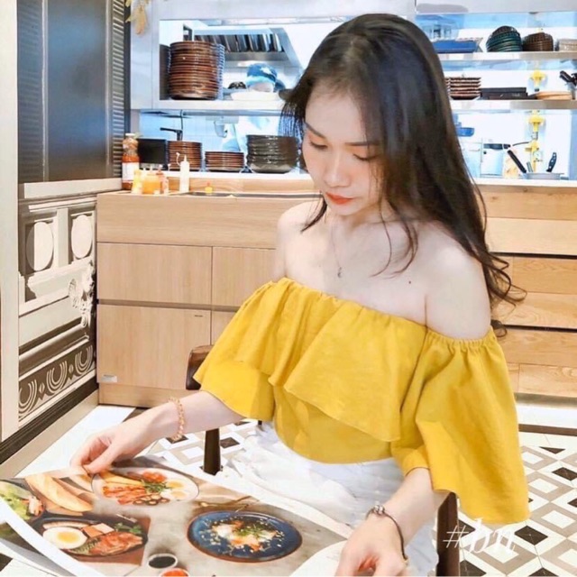 Áo bẹt vai bèo croptop vải voan, hình sàn chụp thật - B0U