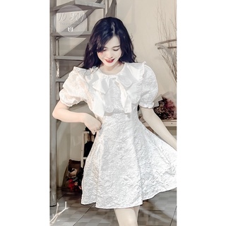 Đầm xoè trắng xoè cổ petter