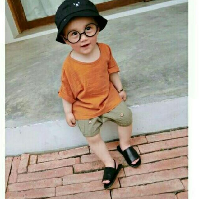 Set bộ đũi lụa cho bé (kèm ảnh khách mang phía sau )