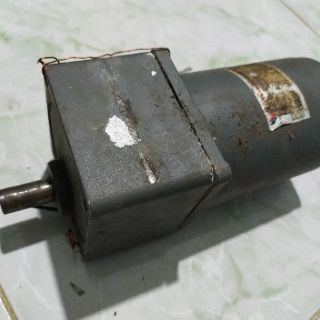 Motor giảm tốc