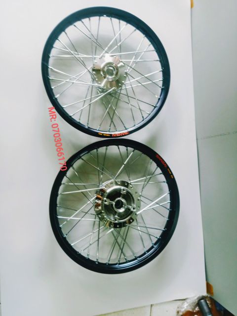 CẶP BÁNH CĂM EXCITER135 NIỀN NHÔM BAN ZAI THÁI ĐÙM CĂM MẠ CROM LOẠI 1