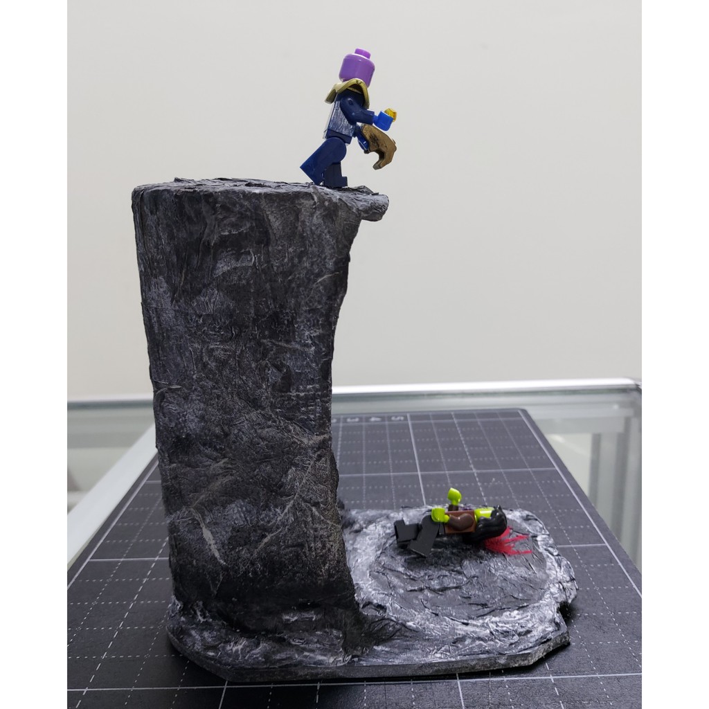 Mô hình tiểu cảnh nhân vật Thanos, Gamora