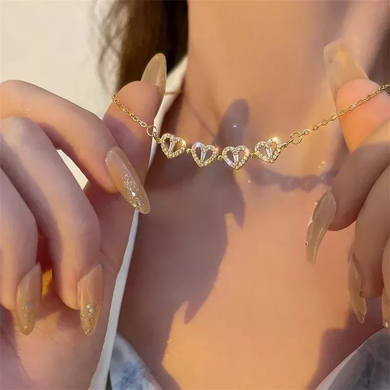 Vòng Cổ Choker Mặt Bốn Lá / Trái Tim Có Thể Gập Lại Từ Tính Với Nhiều Mẫu Mã Đa Dạng