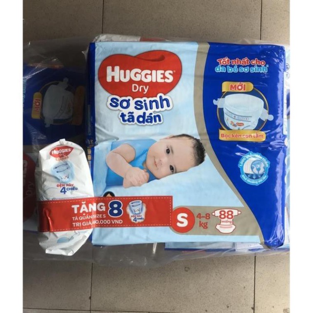 [Tặng 8 miếng tã quần] Tã dán sơ sinh Huggies S88 miếng/gói