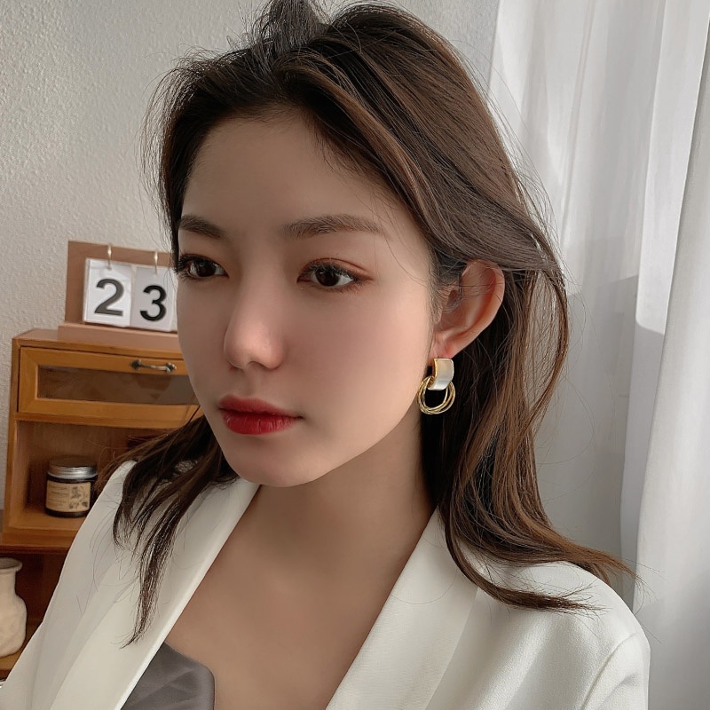 Bông tai tròn mạ bạc phong cách Hàn Quốc