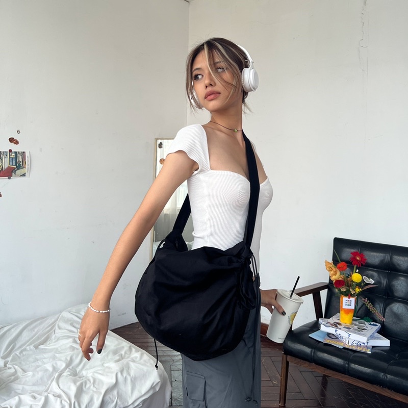 JAMIE BAG - Túi đeo chéo rút dây unisex Poési