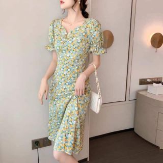 Váy hoa nhúm ngực tay bồng