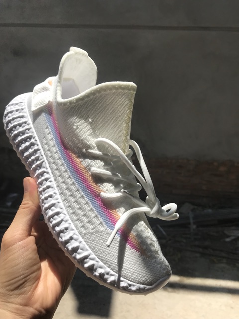 Giày đổi đổi màu siêu đẹp ra nắng đổi màu đế nhựa trong | BigBuy360 - bigbuy360.vn