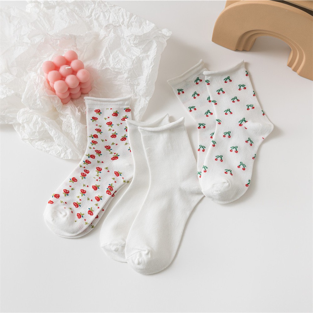 Tất nữ nhún cổ cao họa tiết dâu tây chất liệu cotton phong cách dễ thương - T056