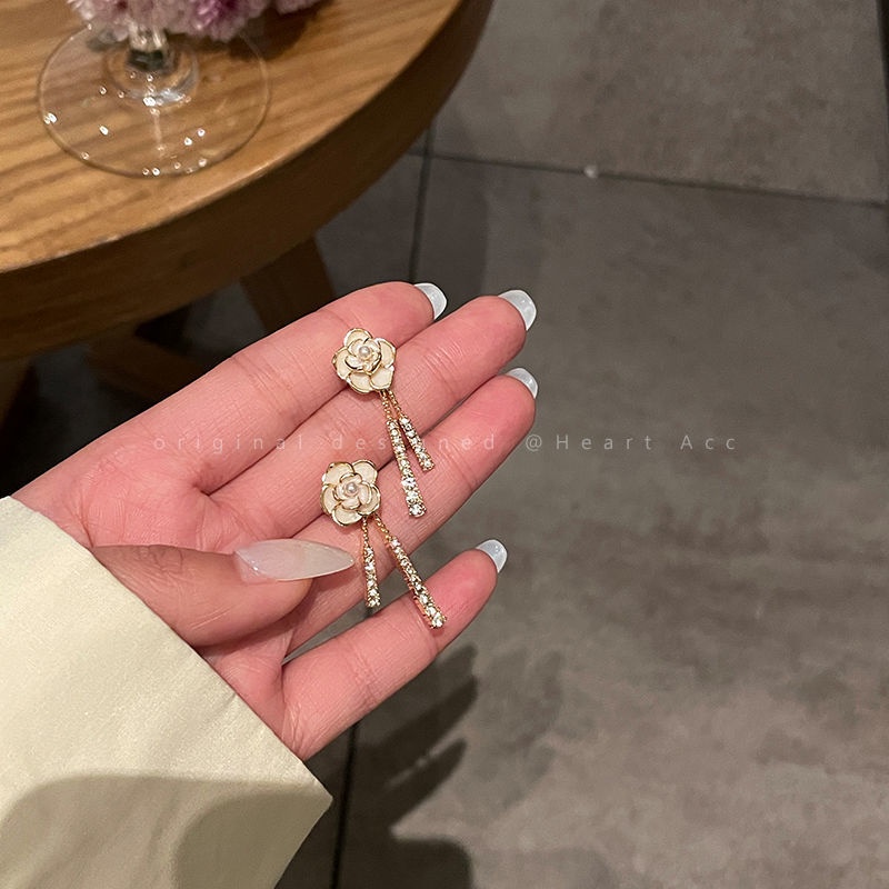 Bông Tai Hình Hoa Trà Đính Đá Và Ngọc Trai Giả Phong Cách Mới Thời Trang Mùa Hè 2022 Dễ Phối Đồ Cho Nữ