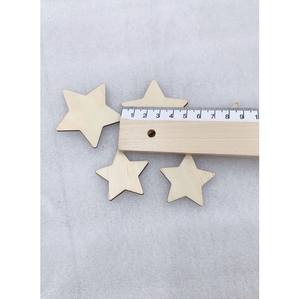 Ngôi sao gỗ trang trí