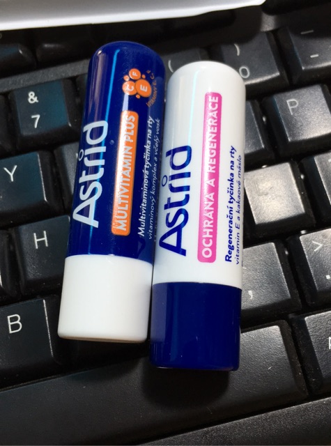 SON DƯỠNG MÔI MỠ HƯƠU ASTRID LOAI LON | BigBuy360 - bigbuy360.vn