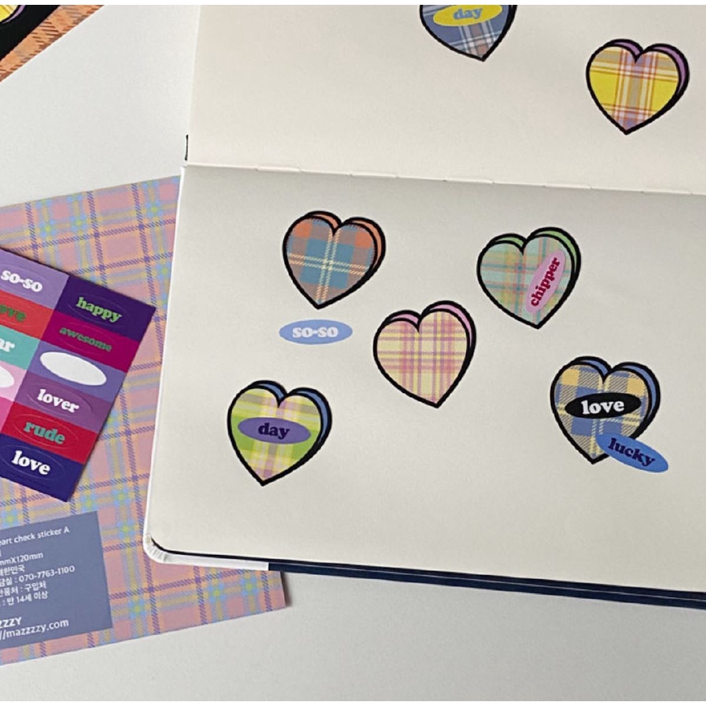 Sticker Dán Trang Trí Hình Trái Tim Kẻ Sọc Caro Xinh Xắn | BigBuy360 - bigbuy360.vn