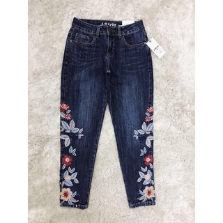 Quần jean boyfriend 9 tấc thêu hoa