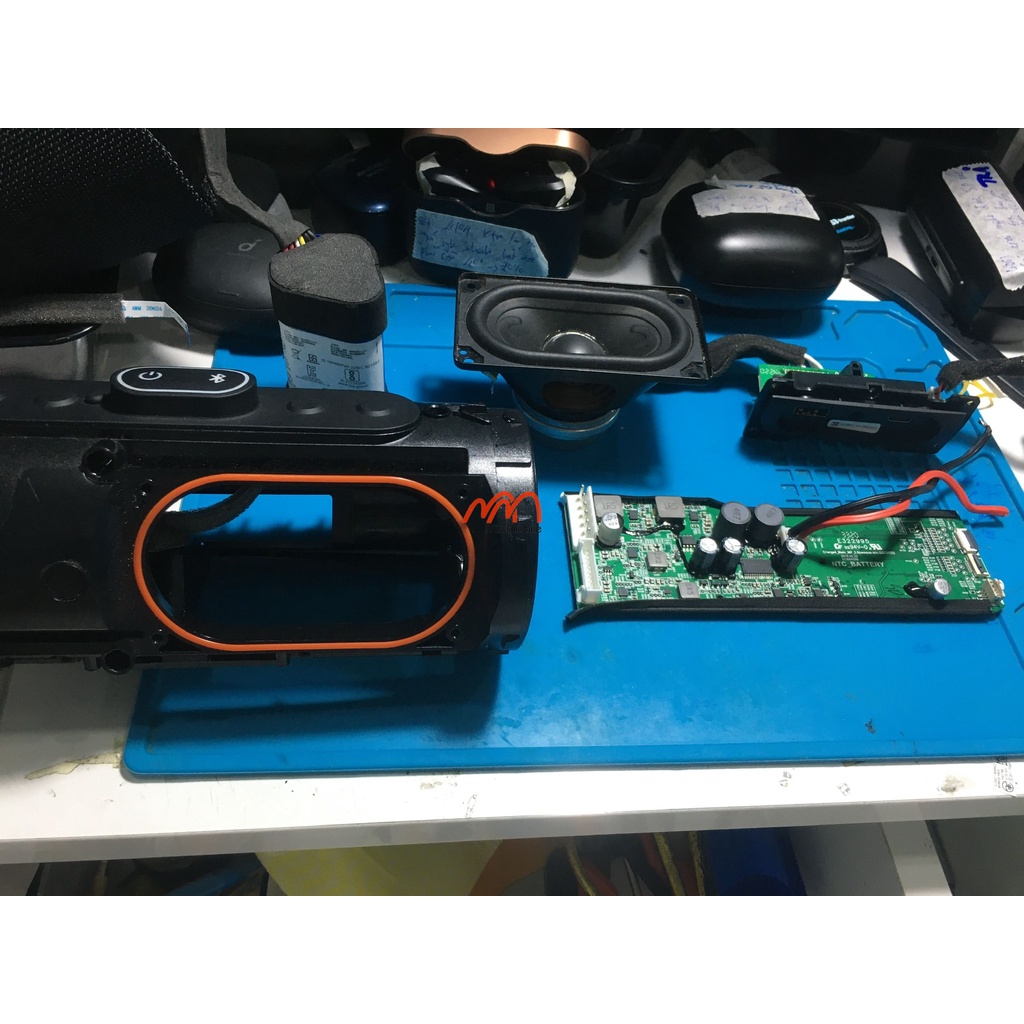 Thay pin loa JBL charge 4 chính hãng