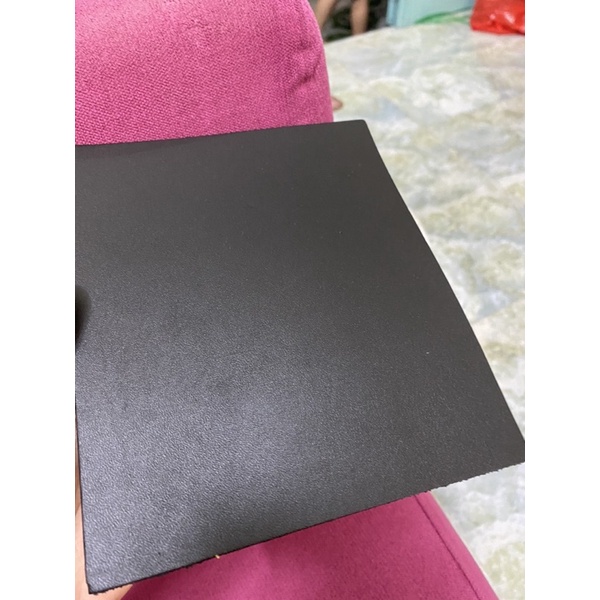 Da bò chân kim láng đen