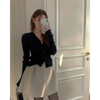 (ORDER) Set áo len tăm cardigan cài khuy cổ V ôm eo + Chân váy xòe ngắn bồng bềnh điệu đà