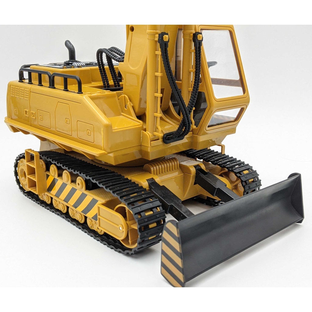 Xe múc điều khiển Gầu SẮT, bánh XÍCH, pin SẠC