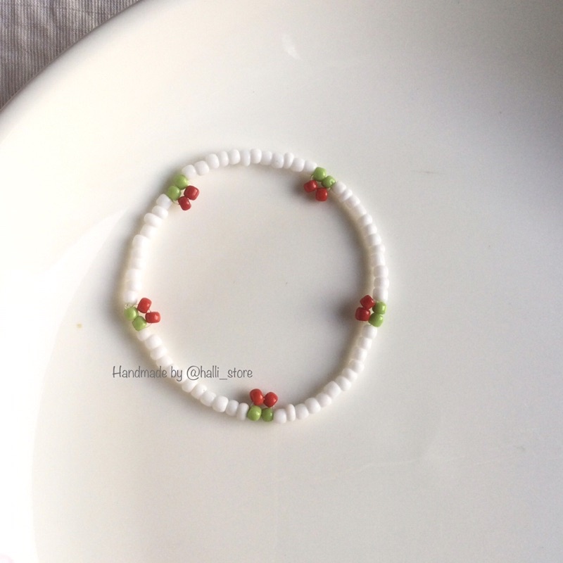 Vòng tay hạt cườm dễ thương Vòng tay handmade by @halli_store