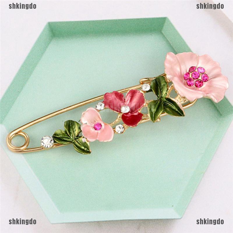 Ghim cài áo hình hoa đính pha lê phong cách Vintage