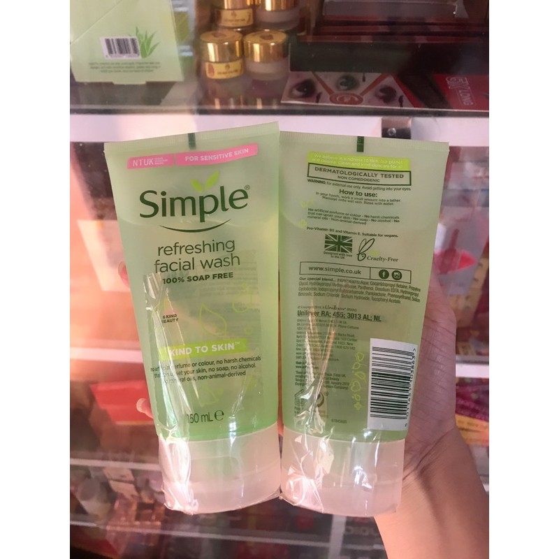 Sữa Rửa Mặt Simple Refreshing Facial Wash