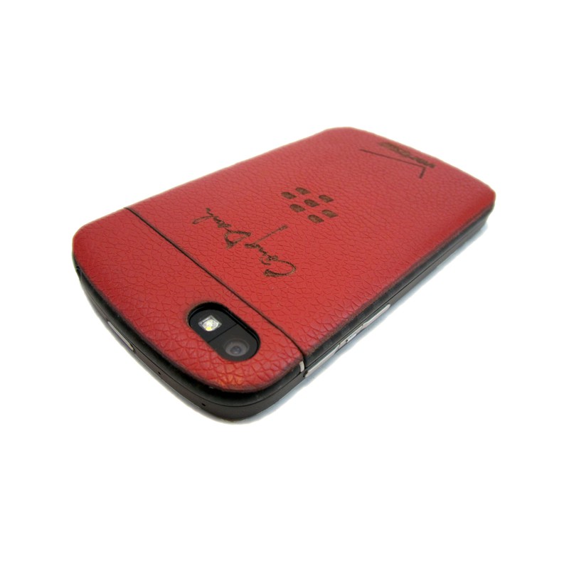 Skin dán da Blackberry Q10 màu đỏ khắc chữ Công Danh