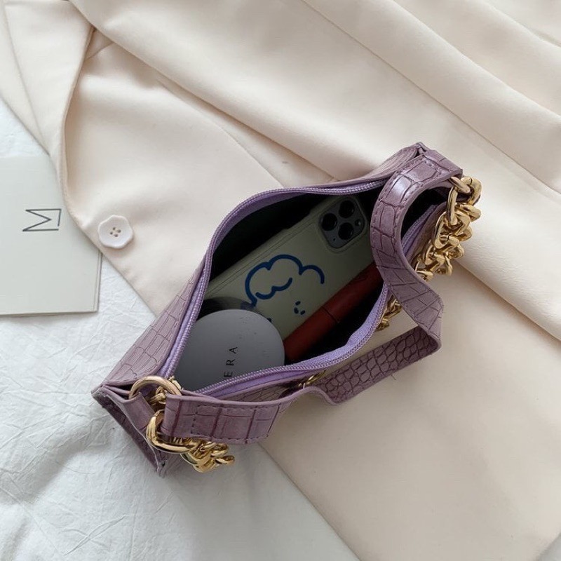 Túi Xách Kẹp Nách Queen Hot Trend - Kèm Dây Xích Bản To