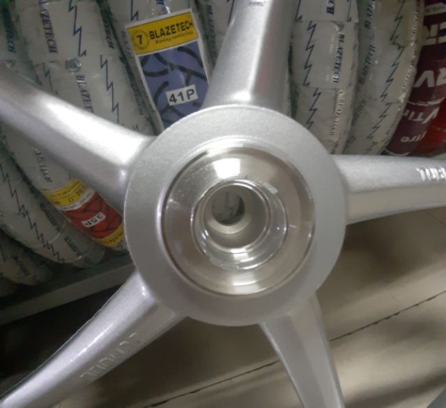 Bánh mâm 5 cây XMOOE dành cho SIRURS TAURUS JUPITER full vỏ ruột nhỏ trước 60,sau 70 như hình