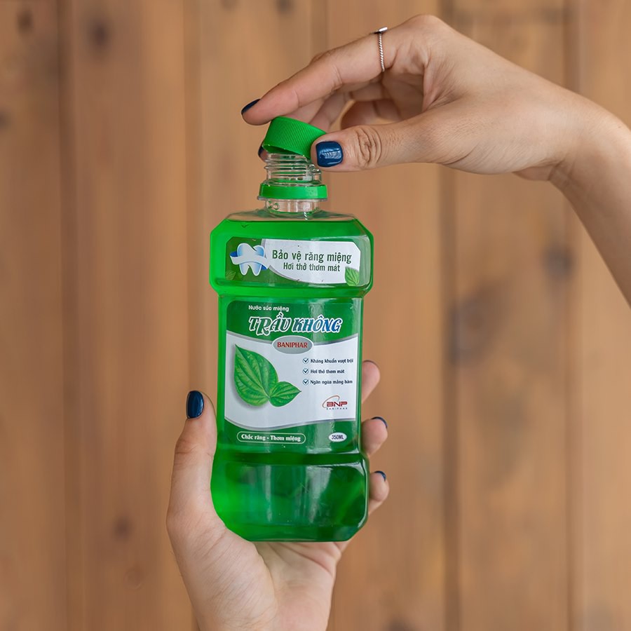 Nước Súc Miệng Trầu Không Baniphar 350ml