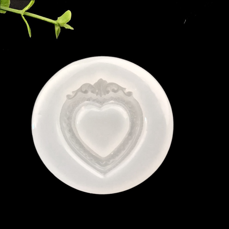 Khuôn Silicone Làm Đồ Thủ Công Hình Trái Tim Viền Ren Kiểu Retro Diy