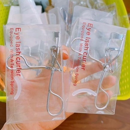 Kẹp Bấm Mi Thần Thánh Eyelash Curler Siêu Cong HALOMI Bằng Inox Bấm Êm Tặng Kèm 1 đệm