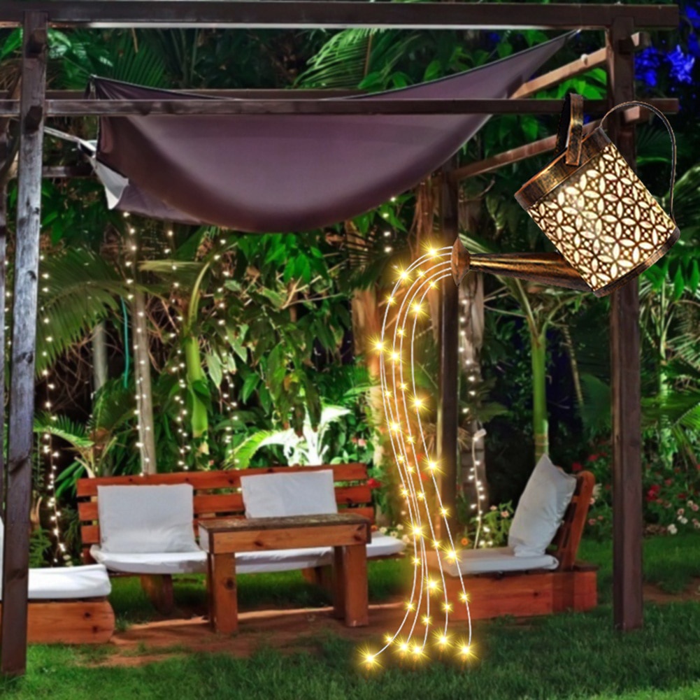 Bình Tưới Nước Có Đèn Trang Trí Sân Vườn