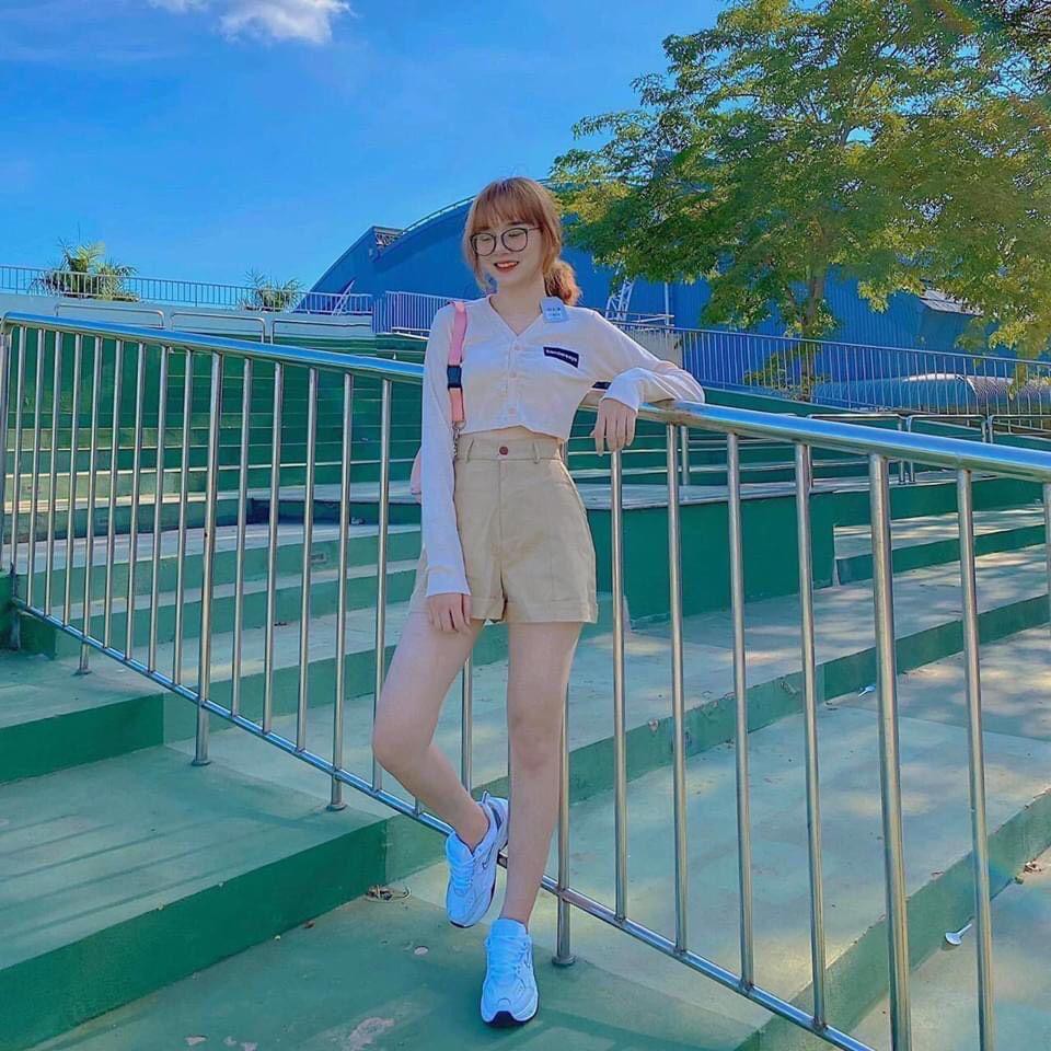 🎁 1142A28B1 Áo Thun Tay Dài Croptop Cổ Tim Nút Cài Thêu Logo Ôm Body Dễ Thương 🎁