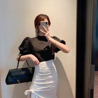 Chân váy trắng xẻ tà rút dây