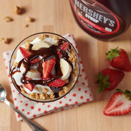 SỐT SOCOLA HERSHEY'S SYRUP - chai lớn 1.36 kg