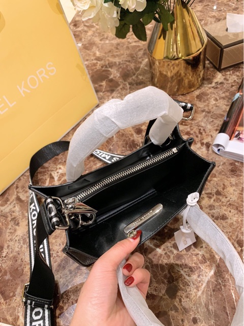 ✨Túi MK Michael Kors da thật check code size to + nhỏ