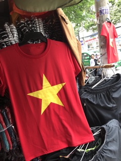 ÁO CỜ ĐỎ DAO VÀNG