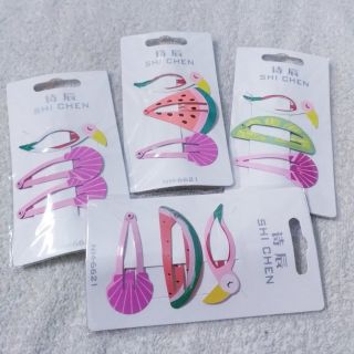 Vỉ 3 cây kẹp tóc hoa quả xinh xắn