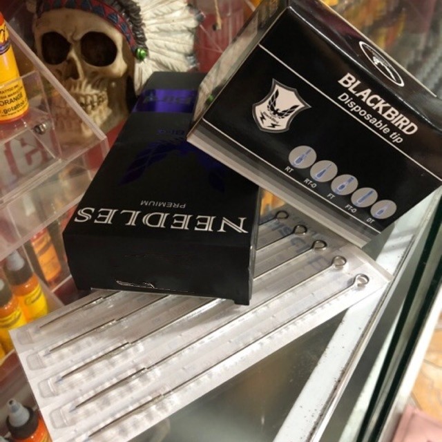 Bộ Kim xăm + Ngòi 11RL Black Bird ( 50 kim + 50 ngòi )