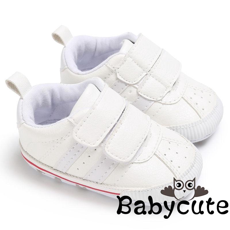 Giày thể thao khóa dán phong cách năng động dành cho các bé