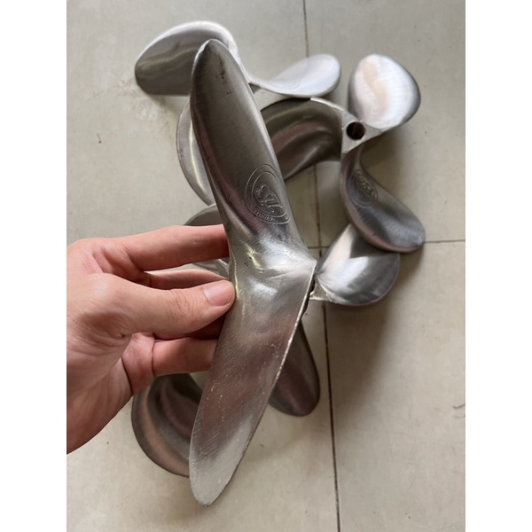 Chân vịt inox máy xăng 5hp, 5.5hp  chân vịt 3 cánh inox 316 lỗ ren 14mm, 16mm