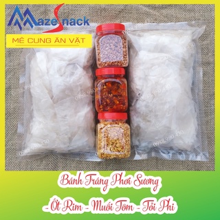 Bánh tráng ăn kèm muối nhuyễn cay xé lòng người.