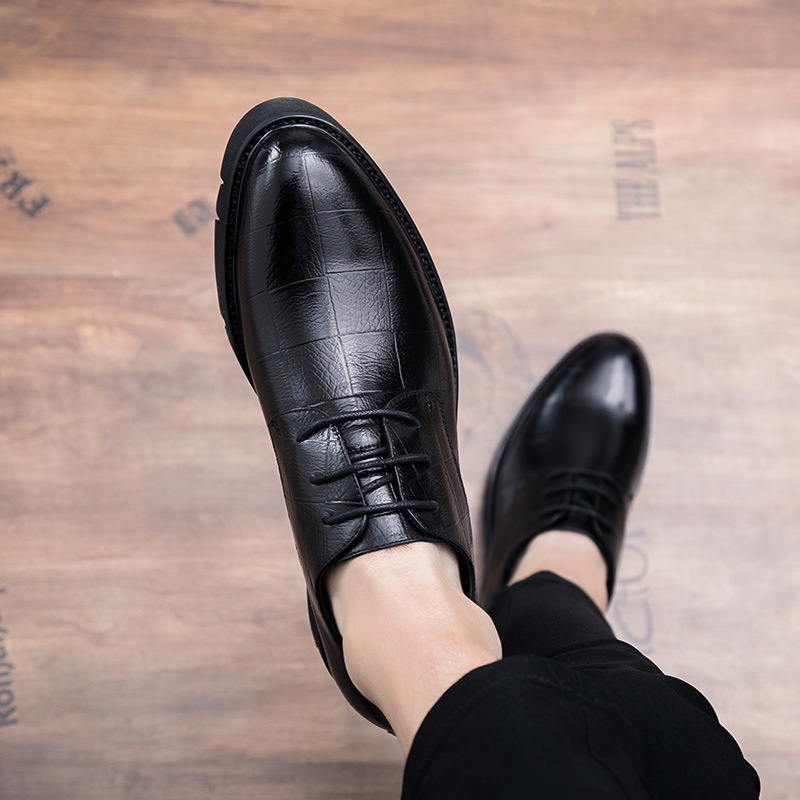 Giày da nam công sở mũi tròn màu đen sần đế cao su tăng chiều cao VIP06 - Puno Official Store