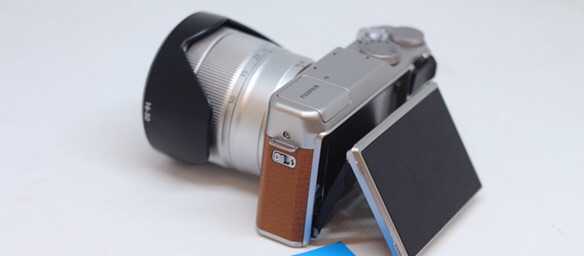Máy ảnh FUJIFILM X-A10 màu ngẫu nhiên