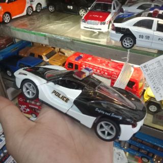 Xe  mô  hình cảnh sát