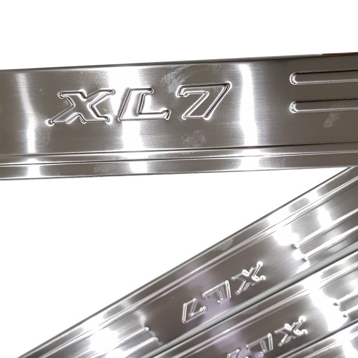 Ốp Bậc Cửa Xe Suzuki XL7 XL-7 2019 2020 2021 mẫu Inox cao cấp