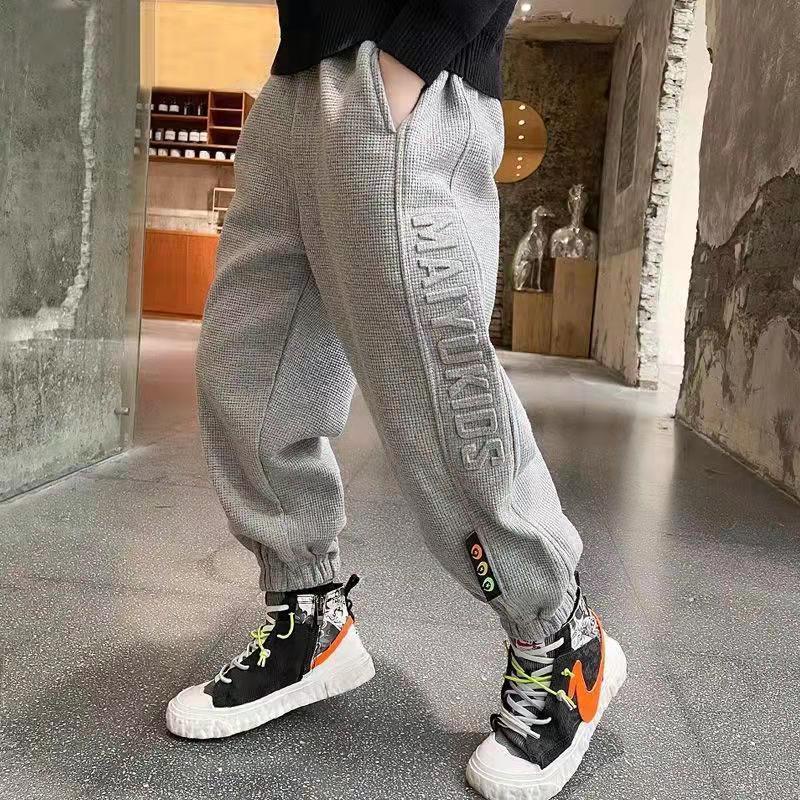 Quần dài thể thao form rộng thoải mái thời trang cá tính cho bé trai