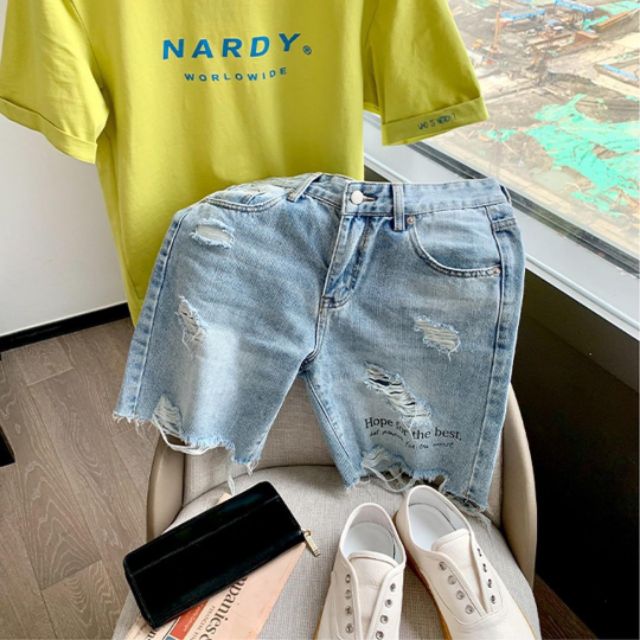 Quần short jean rách có in chữ có ảnh thật phía sau